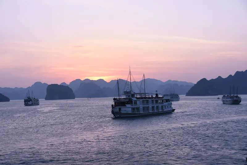 Suite de crucero en Ha Long y traslados desde Hanói